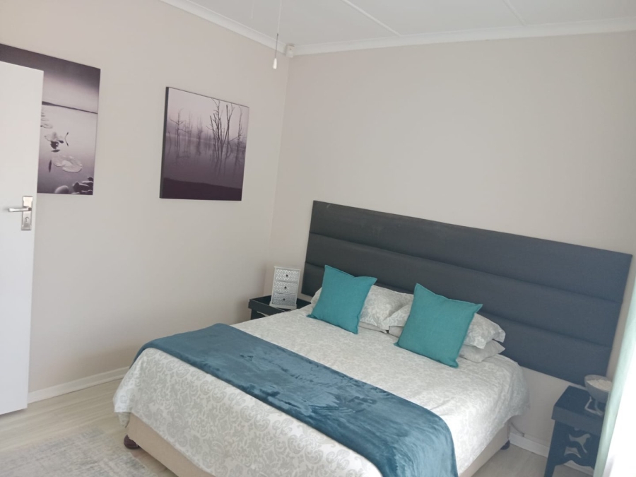 6 Bedroom Property for Sale in Gonubie Eastern Cape